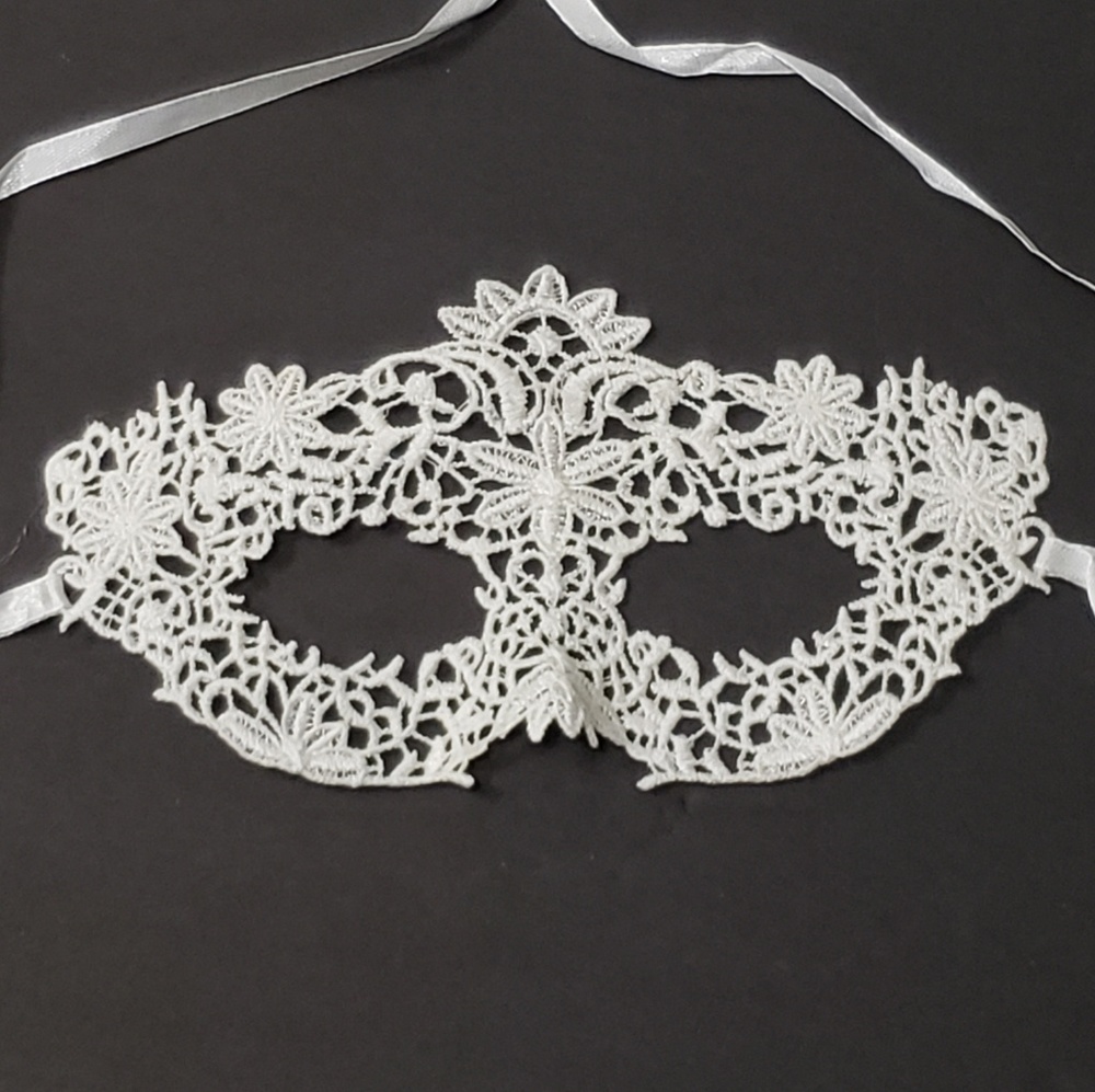 ⤵⤵#16 Masquerade Party White Venetian Lace Mask